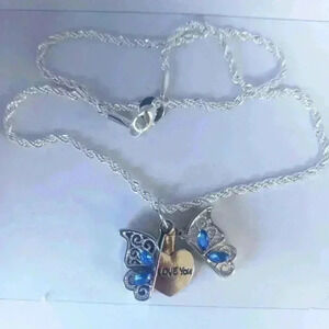 Opening butterfly "i love you" necklace